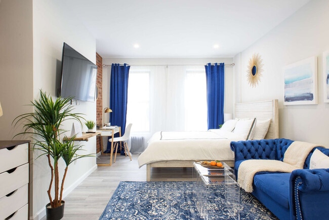 Building Photo - 240e E 75th St