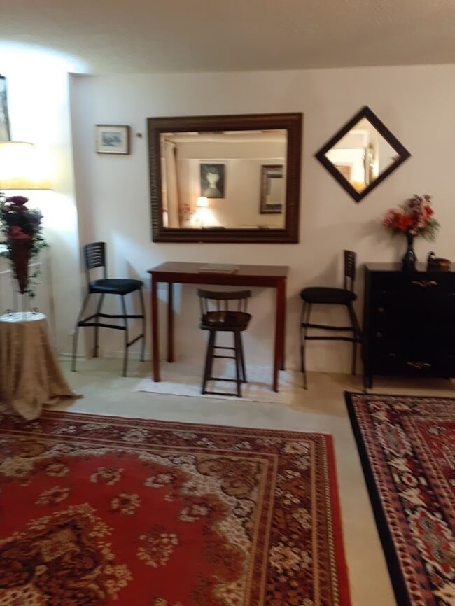Living room - 500 Laurier Av W