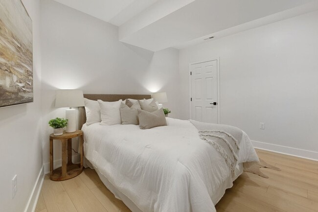 Foto del edificio - STUNNING 4 Level Fells Point Rowhome! WITH...