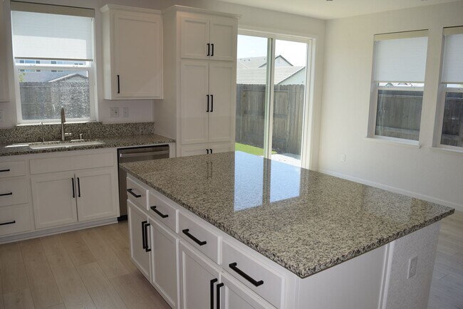 Foto del edificio - 2703 Coronado Ln