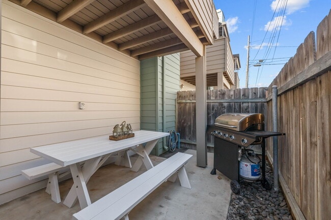 Foto del edificio - 733 Seacoast Dr