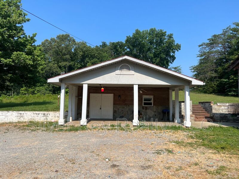 223 Lakewood Subdivision Rd, Madisonville, TN 37354 House Rental in