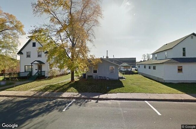 Building Photo - 315 Elm St