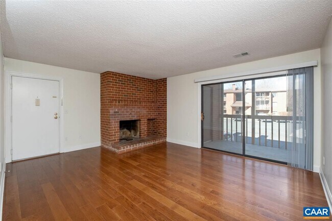 Building Photo - 141 Turtle Creek Rd