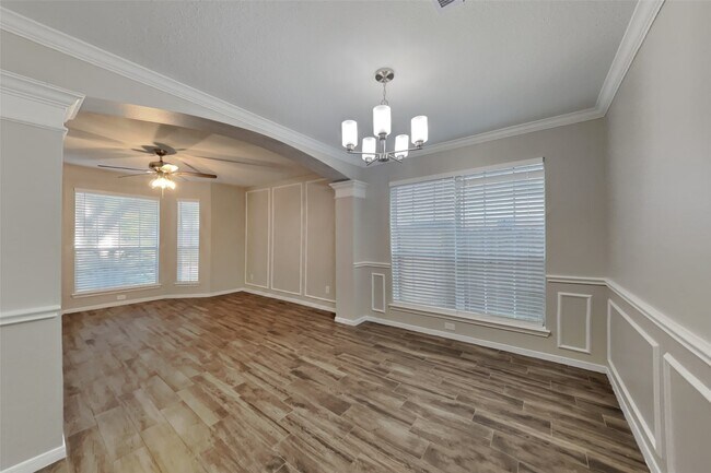 Foto del edificio - 24810 Butterwick Dr