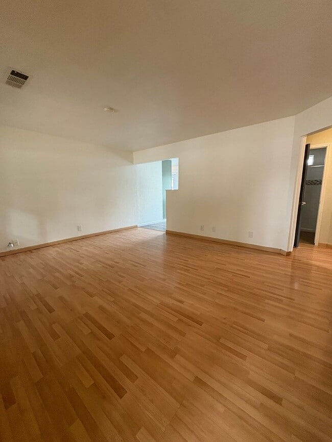 Photo - 4817 Hansen Avenue Apartment