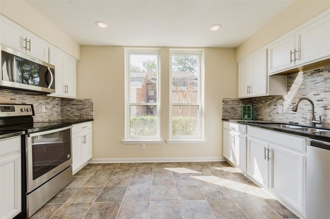 Building Photo - 15169 Kimberley Ct
