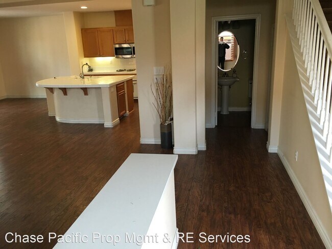 Building Photo - 3 br, 2.5 bath House - 5029 Crescent Bay D...