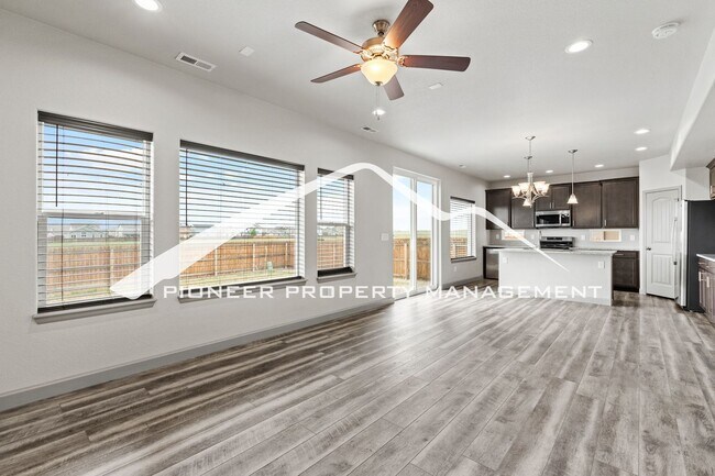Foto del edificio - 3 Bed + Office, 2.5 Bath Lorson Ranch Home with Mountain Views & Open Space Behind