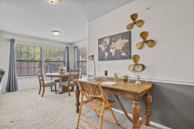Foto del edificio - Nickel Creek Apts