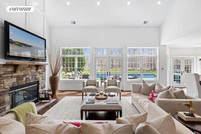 Foto del edificio - 22 Cove Neck Ln