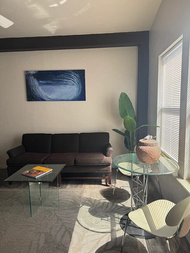 Foto del edificio - 302 Riverhill Blvd