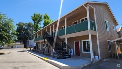 Building Photo - 728 W 1st Ave