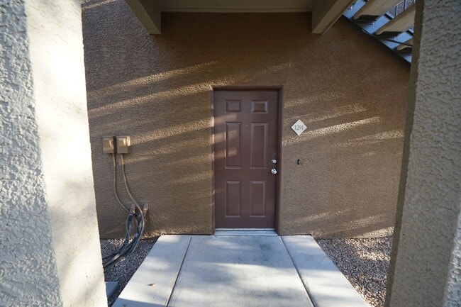 Building Photo - No showings until Dec 14, 2024