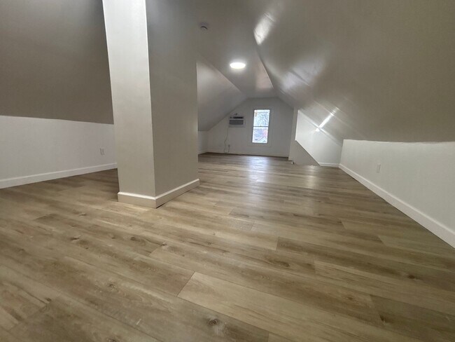 Foto del edificio - 74th,E.3593