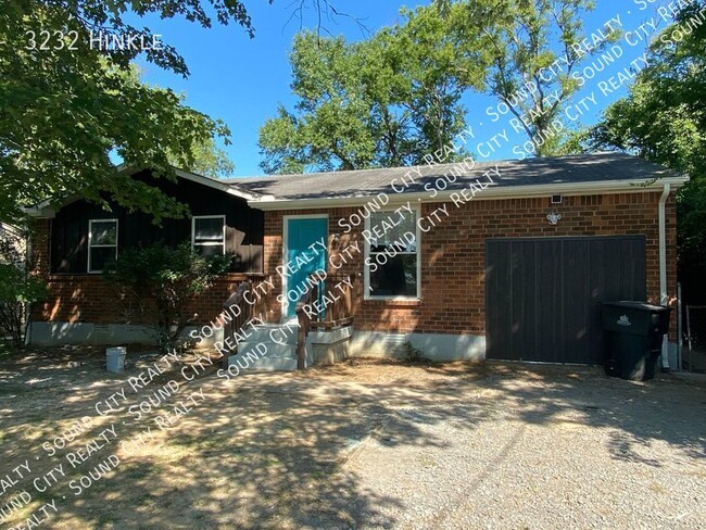 Building Photo - RENOVATED 3 bedroom/2 bath brick ranch w/ ...