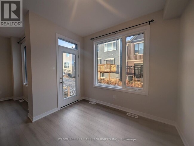 Building Photo - 375 Les Emmerson Dr