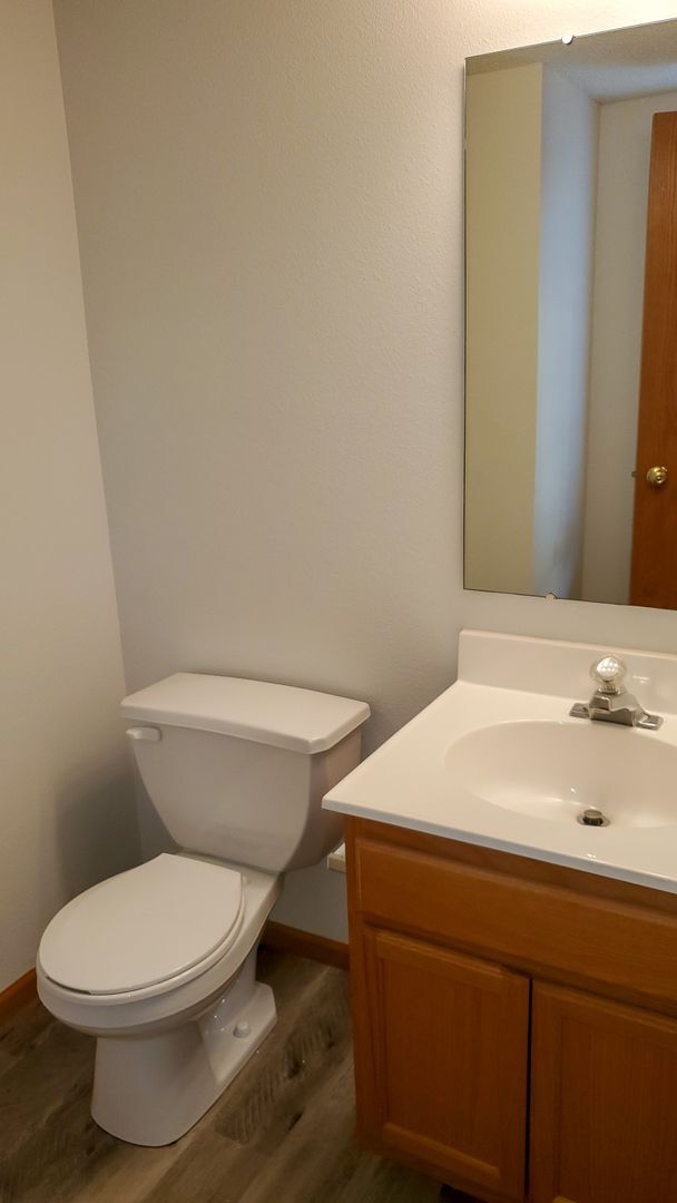 Building Photo - $1,550 | 2 Bedroom, 2.5 Bathroom Town Home...