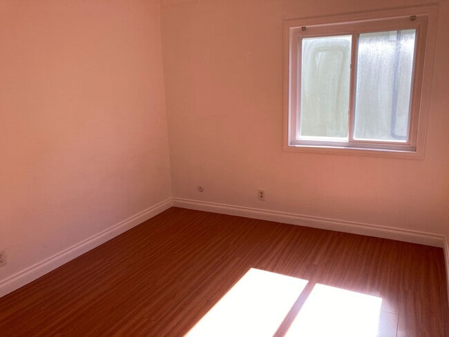 Building Photo - Culver City 2br 2ba