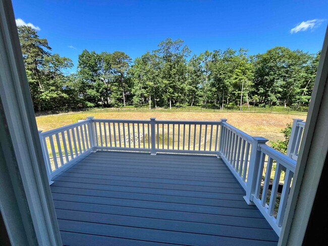 Building Photo - 701 Cyprus Ct