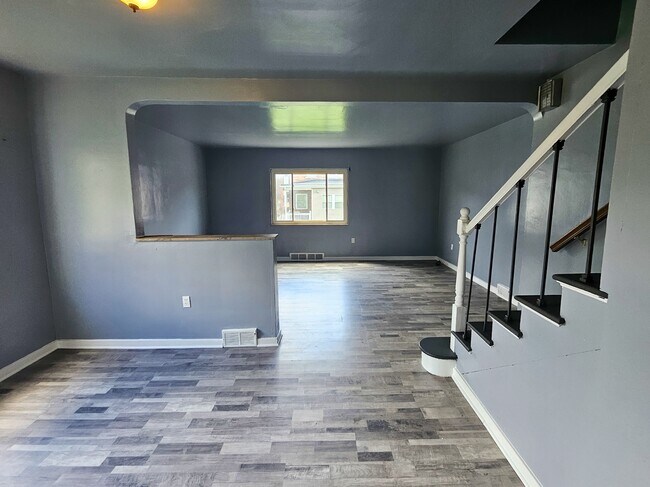 Building Photo - 307 Hamilton St