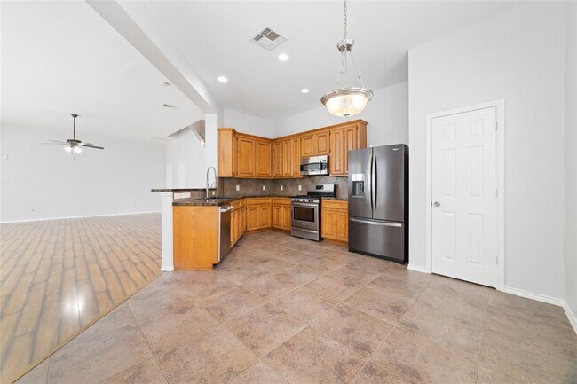 Foto del edificio - 14855 Tuttle Point Dr