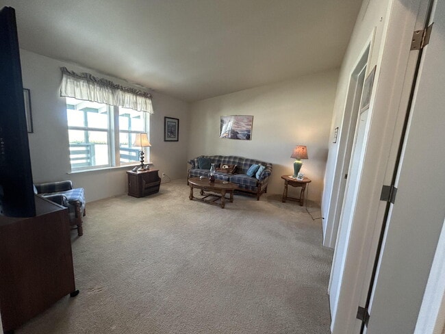 Building Photo - Willow Creek Country Living 3 Bed | 2 Bath...