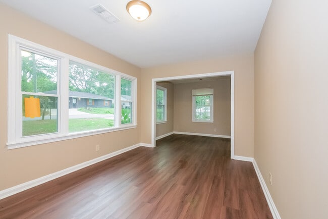 Building Photo - 808 Pamela Dr