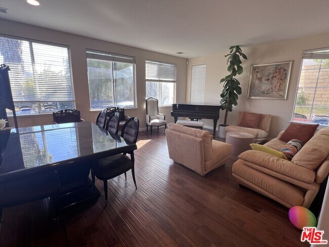 Foto del edificio - 26526 Beecher Ln