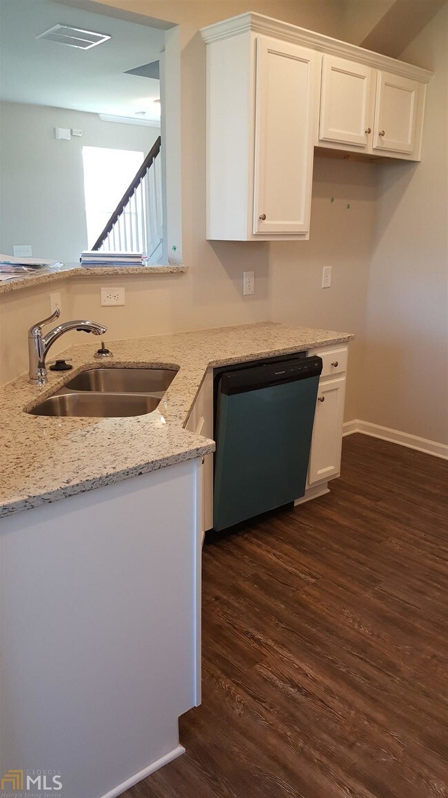 Building Photo - 201 Merritt Cir