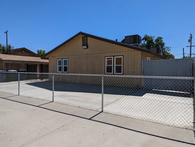 Building Photo - 347 S I St