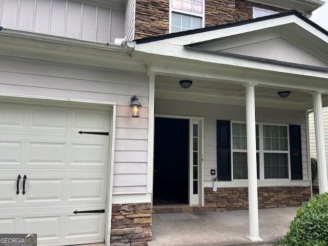 Building Photo - 6905 White Walnut Way