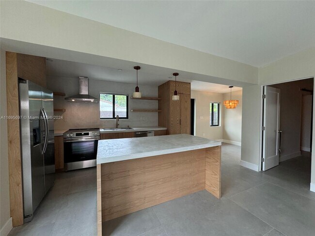 Foto del edificio - 248 NW 75th St