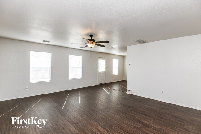 Building Photo - 6624 Meadow Way Ln