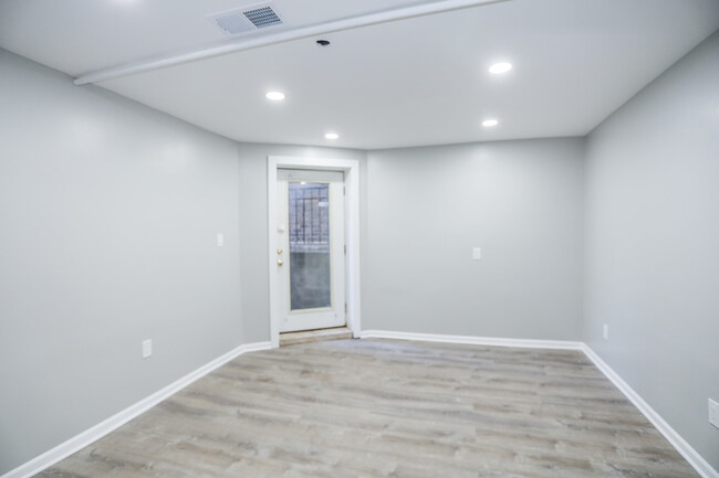 Building Photo - 1315 W Eddy St