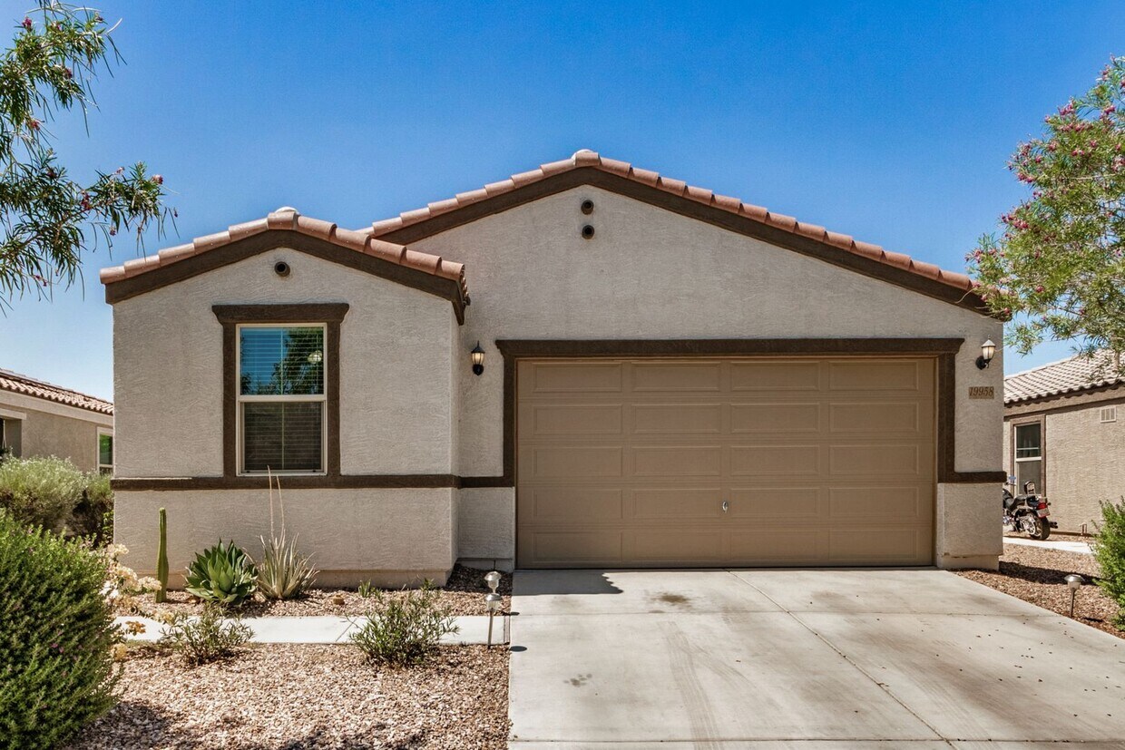 Primary Photo - Beautifully Updated Home in Desirable Buck...