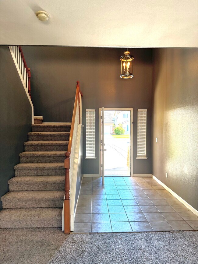Building Photo - 5321 Matina Dr