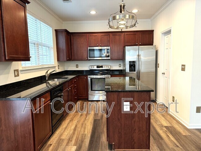 Foto del edificio - 969 Pierce Ivy Ct NE