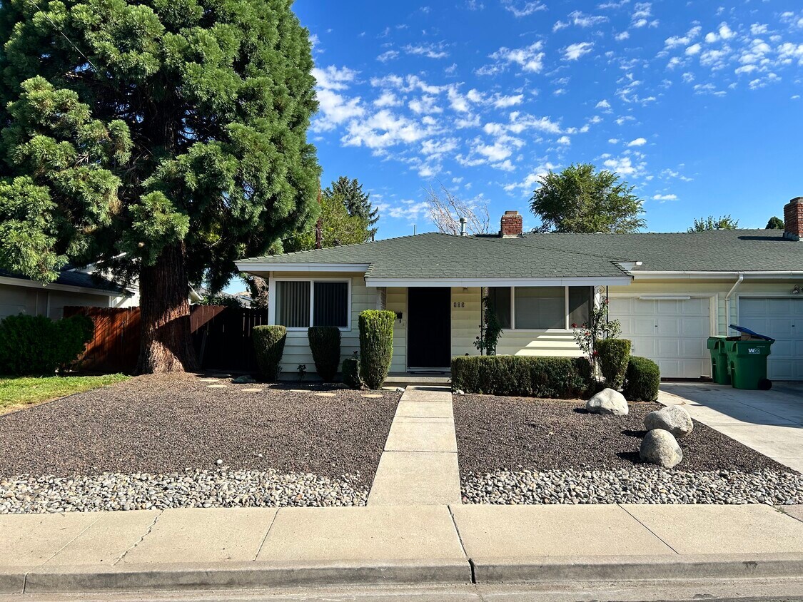 2101 Logan way, Sparks, NV 89431 Townhome Rentals in Sparks NV