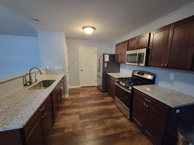 Foto del edificio - 5207 Footpath Ct