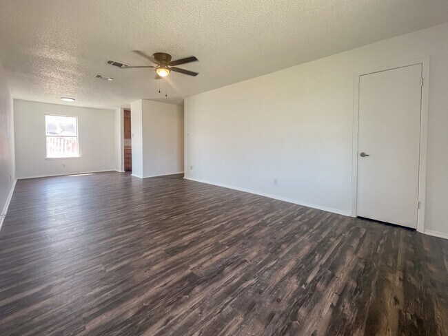 Foto del edificio - 433 W Panther Way