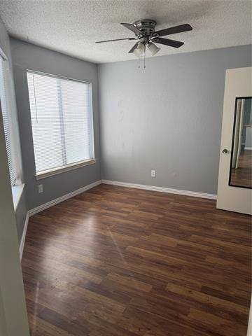 Foto del edificio - 9809 Walnut St