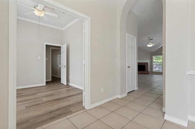 Building Photo - 903 Redbud Dr