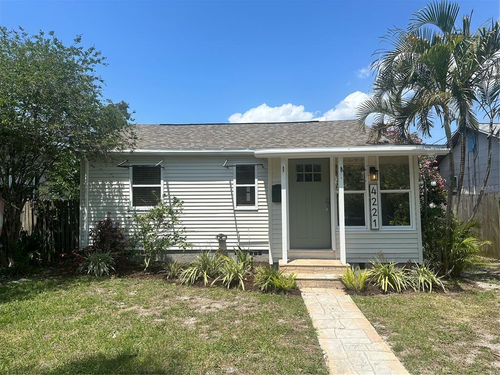 Foto principal - 4221 Burlington Ave N
