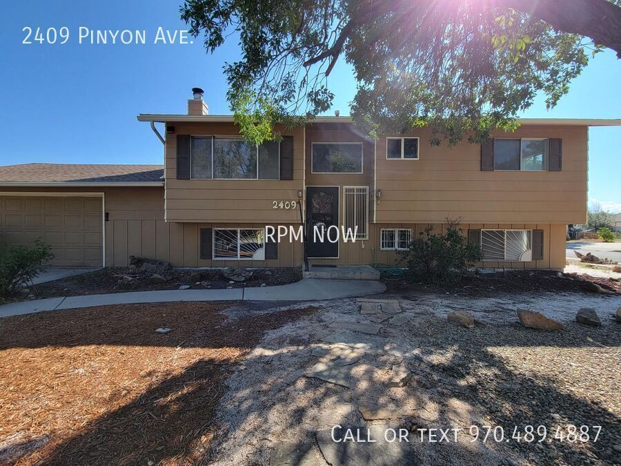 Primary Photo - 4 large bedrooms, 2 full bathrooms, fenced...