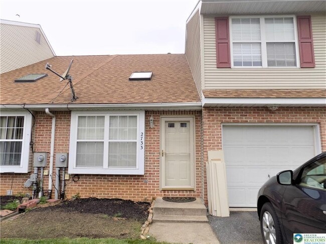 Building Photo - 2733 Victoria Ln