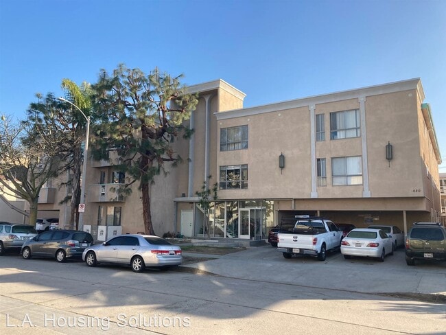 Building Photo - 1020 S Sherbourne Dr
