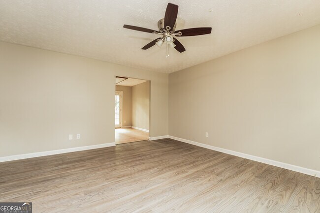 Building Photo - 1830 Brandy Dr SE