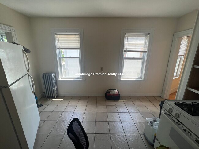 Building Photo - 17 Rich St