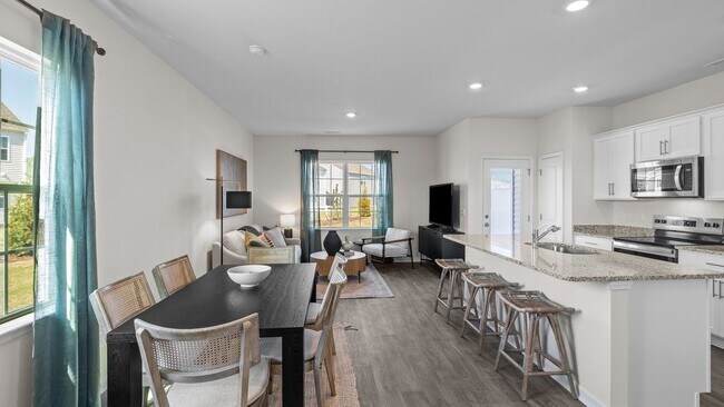 Building Photo - 3405 Sedge Dr